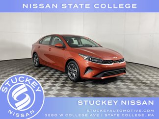 Used 2022 Kia Forte LXS image 1