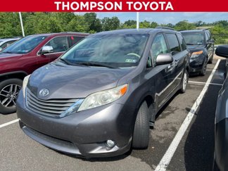 Used 2014 Toyota Sienna AWD image 1