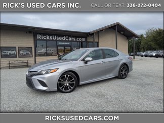 Used 2020 Toyota Camry SE image 1