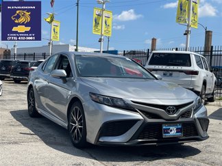 Used 2022 Toyota Camry SE image 1