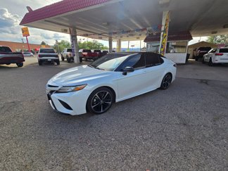 Used 2018 Toyota Camry XSE image 1