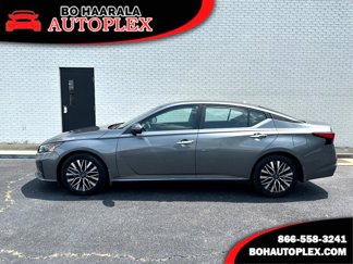 Used 2023 Nissan Altima 2.5 SV w/ SV Premium Package image 1