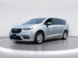 Used 2023 Chrysler Pacifica Touring-L image 1