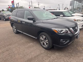 Used 2020 Nissan Pathfinder SL image 1
