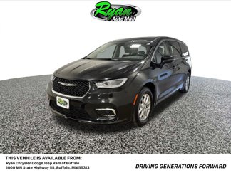 Used 2023 Chrysler Pacifica Touring-L image 1