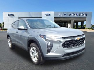 Used 2024 Chevrolet Trax LS w/ LS Convenience Package image 1