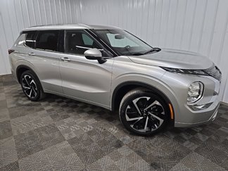 Used 2023 Mitsubishi Outlander SEL image 1