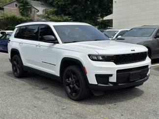 Used 2023 Jeep Grand Cherokee L Laredo image 1