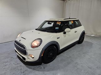 Used 2016 MINI Cooper S image 1