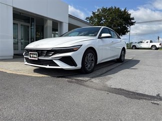 Used 2024 Hyundai Elantra SEL image 1