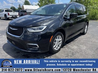 Used 2022 Chrysler Pacifica Touring-L image 1