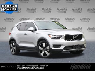 Used 2019 Volvo XC40 T5 Momentum image 1