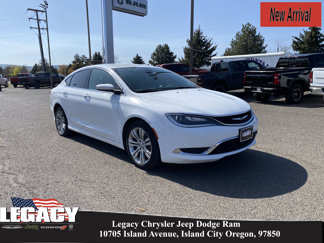 Used 2016 Chrysler 200 Limited w/ Convenience Group image 1