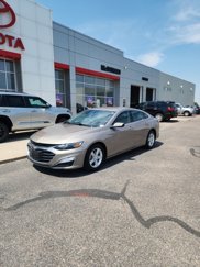 Used 2022 Chevrolet Malibu LT image 1