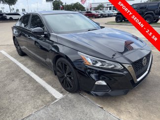 Used 2022 Nissan Altima 2.5 SR image 1