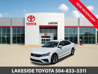 Used 2018 Volkswagen Passat 2.0T R-Line image 1