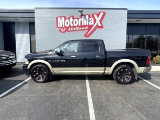 Used 2011 RAM 1500 4x4 Crew Cab image 1