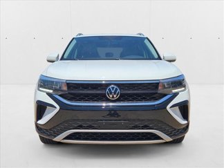 Used 2022 Volkswagen Taos SE w/ Panoramic Sunroof Package video 2
