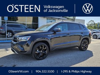 Used 2024 Volkswagen Taos SE w/ Panoramic Sunroof Package image 1