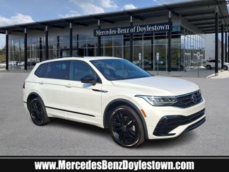 Used 2022 Volkswagen Tiguan SE R-Line image 1