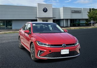Used 2025 Volkswagen Jetta SE w/ Sunroof Package image 1