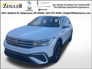 Used 2022 Volkswagen Tiguan SE image 1