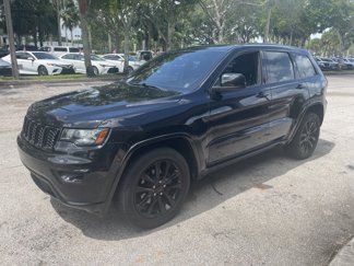 Used 2020 Jeep Grand Cherokee Altitude image 1