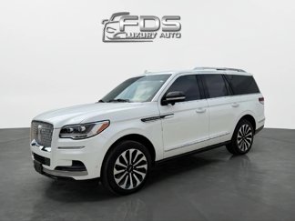 Used 2024 Lincoln Navigator Reserve image 1