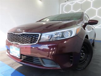 Used 2017 Kia Forte LX image 1