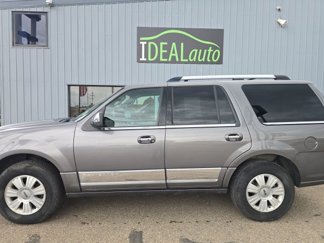 Used 2010 Lincoln Navigator 4WD image 1