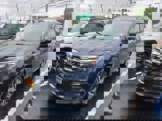 Used 2017 Honda Pilot Touring image 1