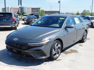 New 2025 Hyundai Elantra SEL image 1