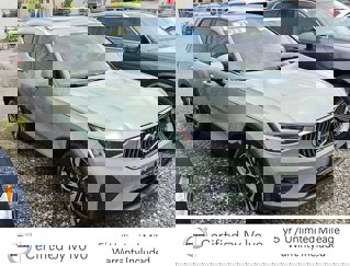 Certified 2023 Volvo XC40 B5 Plus image 1