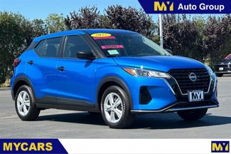 New 2025 Nissan Kicks Play S image 1
