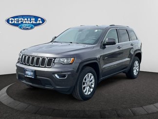 Used 2021 Jeep Grand Cherokee Laredo image 1