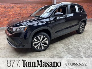 Used 2022 Volkswagen Taos SE image 1