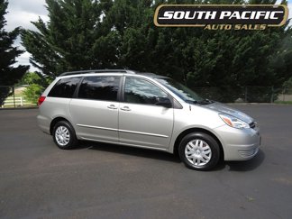 Used 2004 Toyota Sienna CE image 1