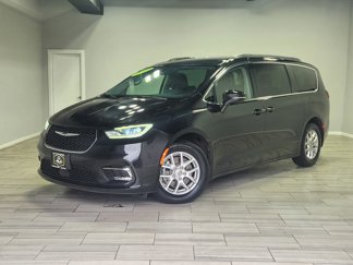 Used 2022 Chrysler Pacifica Touring-L image 1