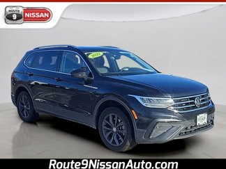 Used 2022 Volkswagen Tiguan SE w/ Panoramic Sunroof Package image 1