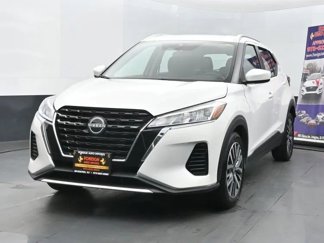 Used 2024 Nissan Kicks SV image 1