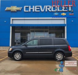 Used 2014 Chrysler Town & Country Touring image 1
