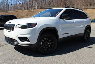 Certified 2023 Jeep Cherokee Altitude Lux image 1