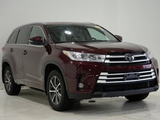 Used 2017 Toyota Highlander XLE image 1