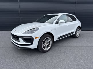 Certified 2025 Porsche Macan image 1