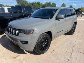 Used 2021 Jeep Grand Cherokee Laredo X image 1
