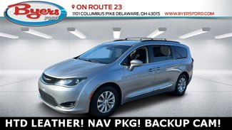 Used 2017 Chrysler Pacifica Touring-L image 1