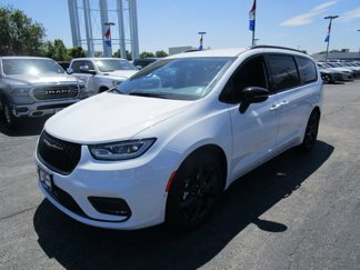 New 2024 Chrysler Pacifica Touring-L w/ S Appearance Package image 1