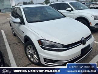 Used 2018 Volkswagen Golf Alltrack S image 1