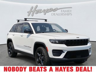 Used 2023 Jeep Grand Cherokee Altitude image 1