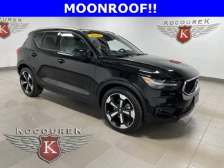 Used 2020 Volvo XC40 T5 Momentum w/ Protection Package Premier image 1
